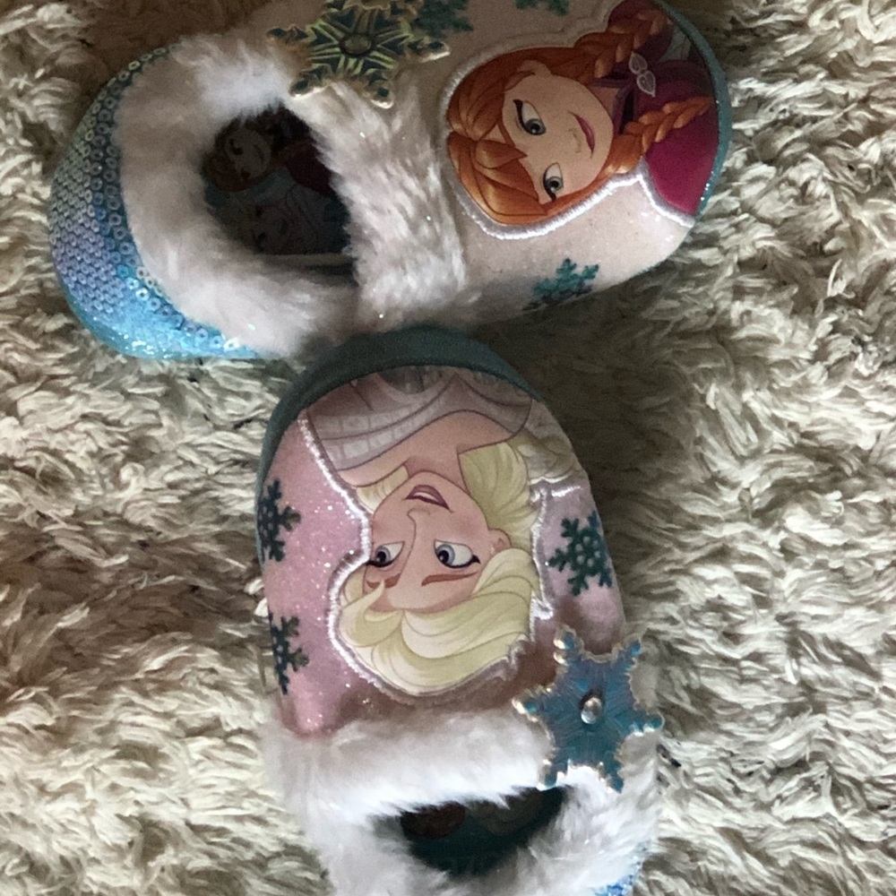 Bedroom slippers